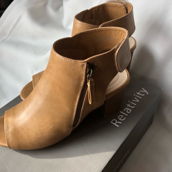 New with tags CAMEL OPEN TOE BOOTIE W/ Side zip - Picture 5 of 8